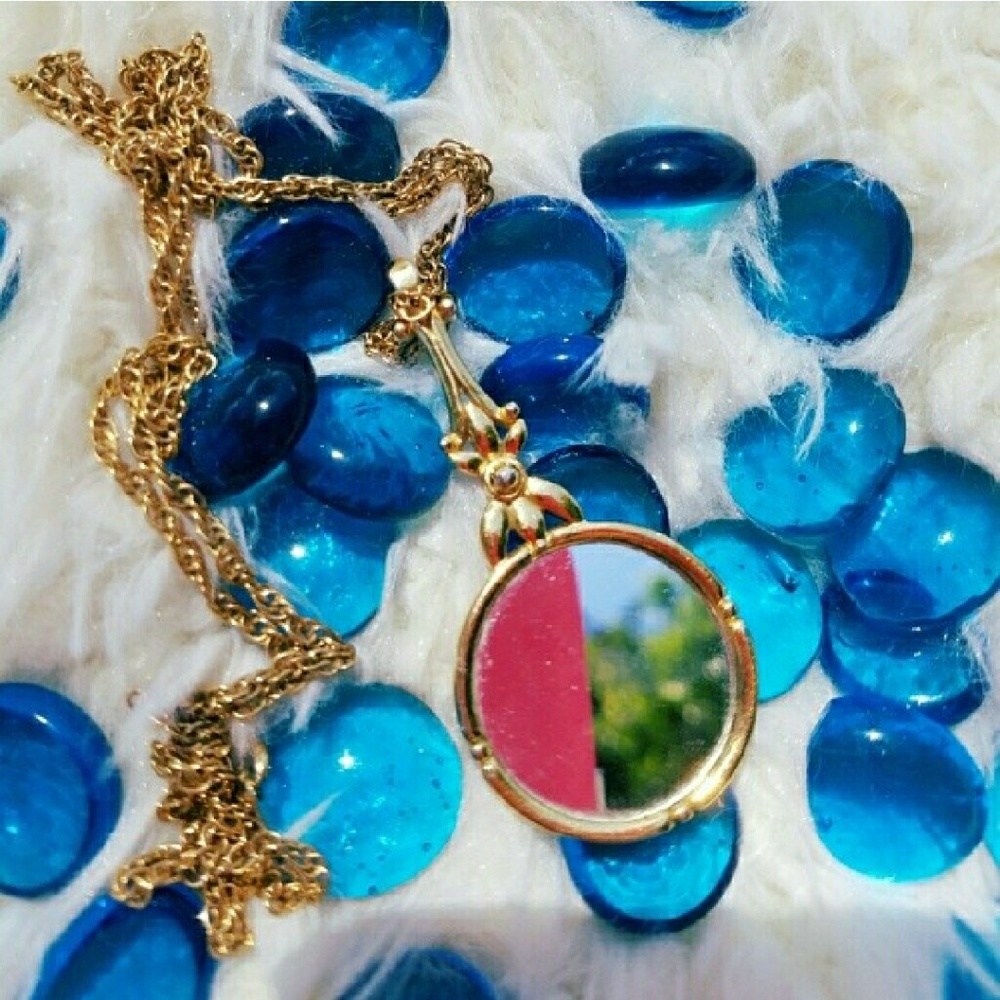 Vintage pearl hand mirror necklace - Picture 2 of 3
